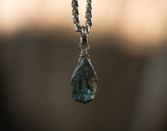 'Keep Your Balance' Raw Faceted Kyanite Drop Semi Chonk Stainless Steel Necklace