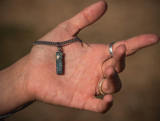 'Connect With Your Highest Good' Raw Blue Kyanite Stick Stainless Steel Semi Chonk Necklace