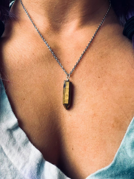 'Gold Dust Woman' Gold Titanium Quartz Stainless Steel Necklace